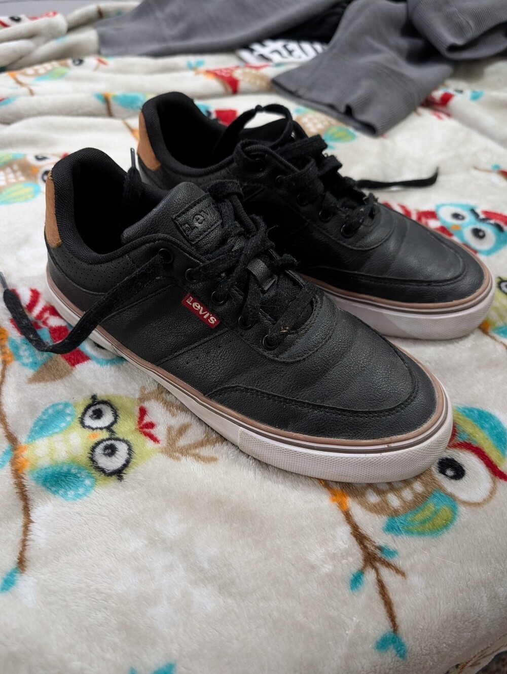 Levi's Black Low-Top Sneakers with Tan Heel Accent